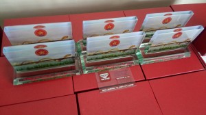 Sản xuất cung cấp quà tặng bằng Kính tại Đà Nẵng (3)